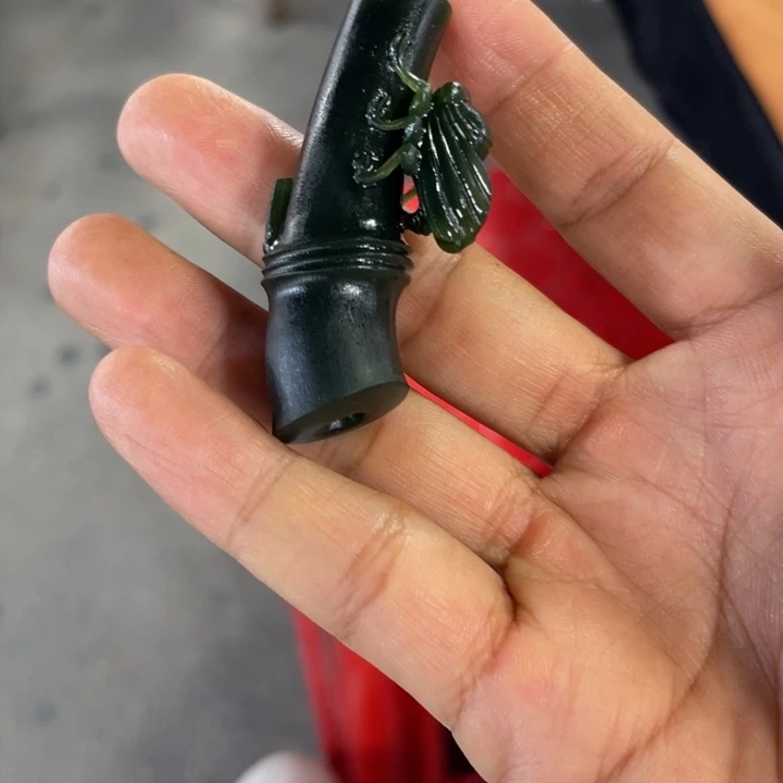 颈饰18K金镶嵌和田玉