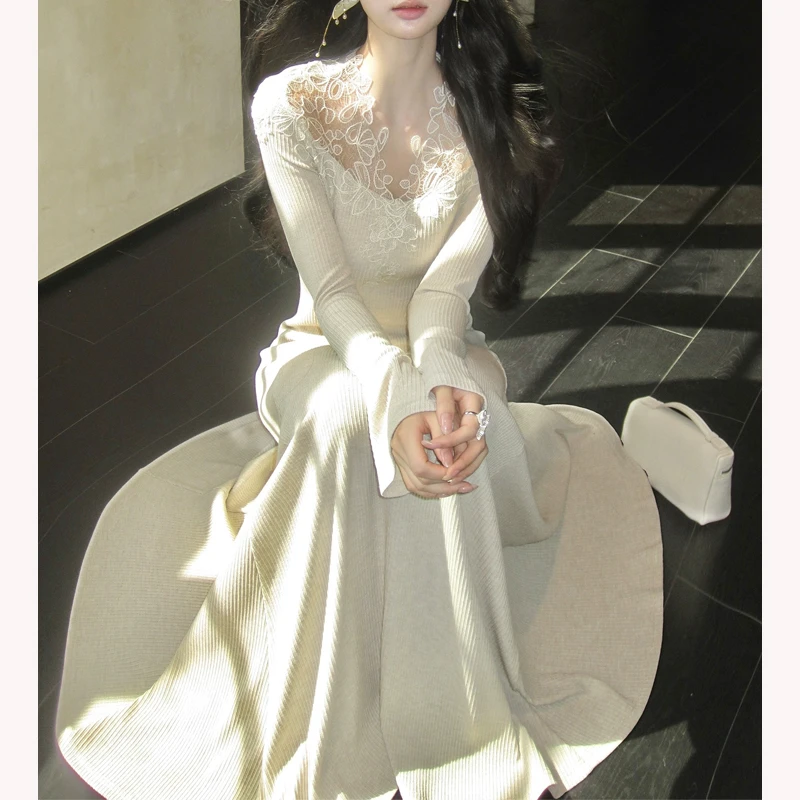 【不知雪】温柔氛围感蕾丝v领针织连衣裙收腰显瘦a摆长裙