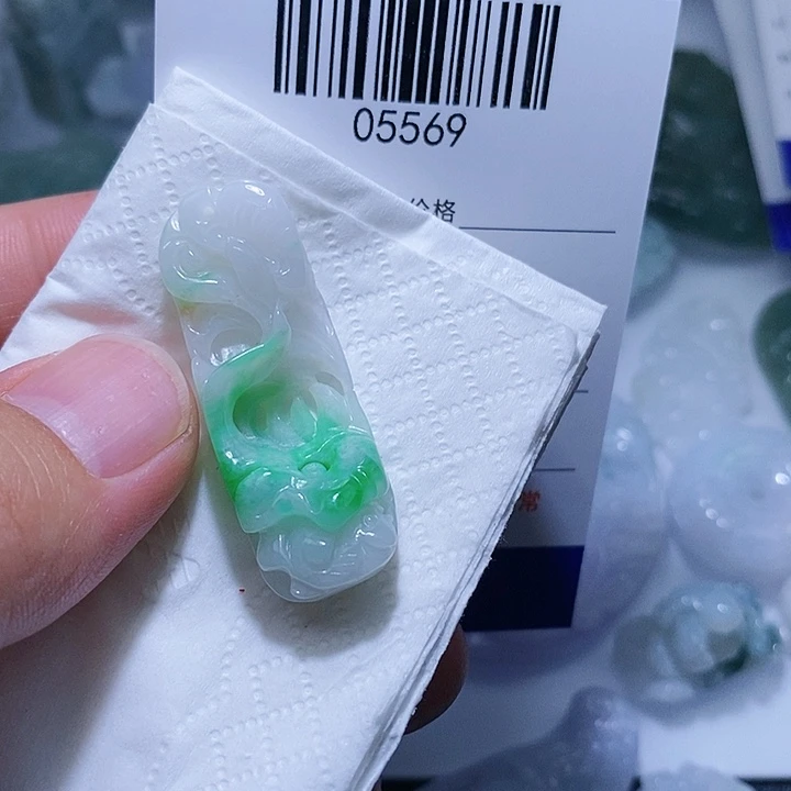 翡翠未镶嵌颈饰天光墟翡翠市场现金代购