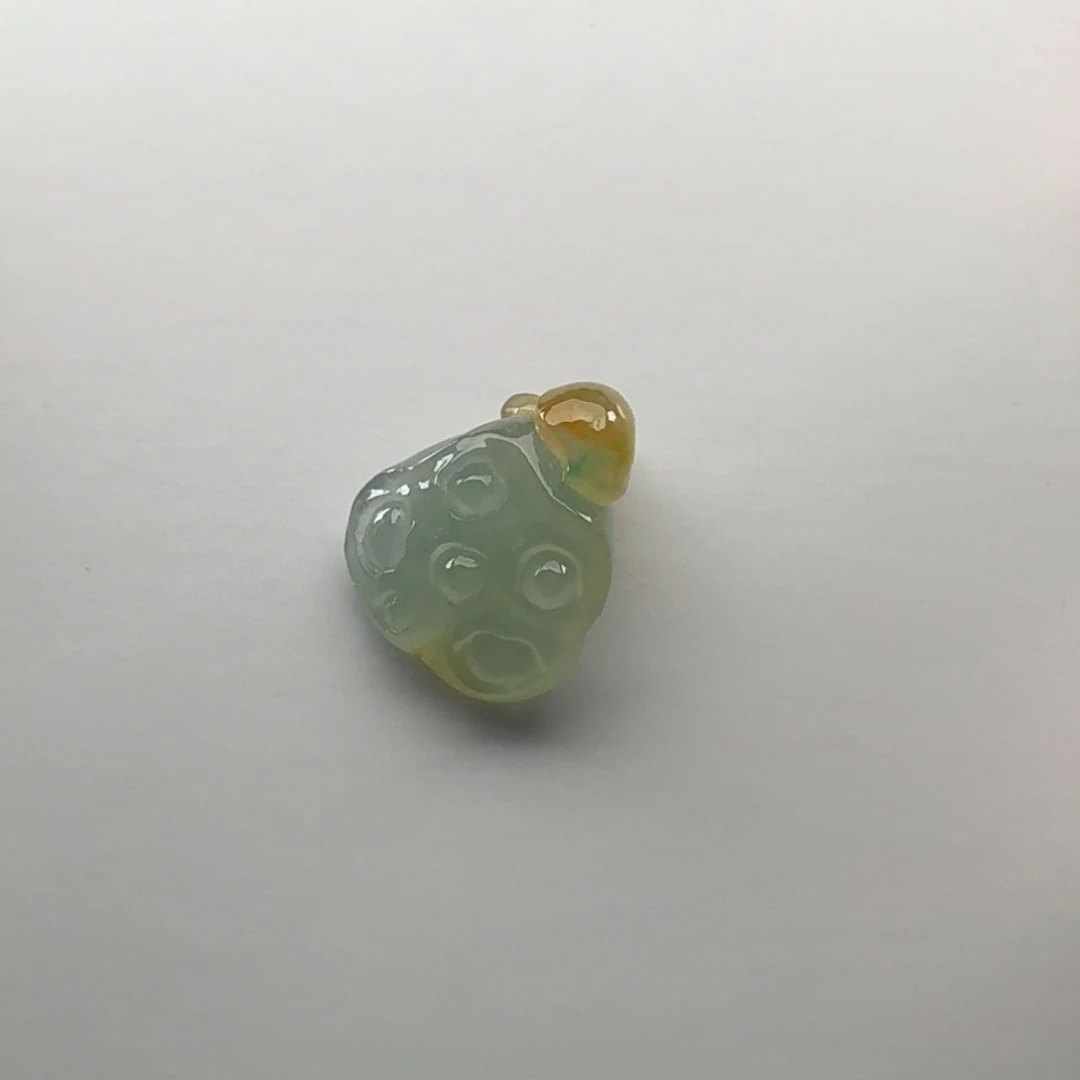 翡翠未镶嵌颈饰黄加绿莲蓬