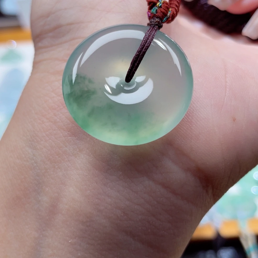 颈饰未镶嵌翡翠平安扣