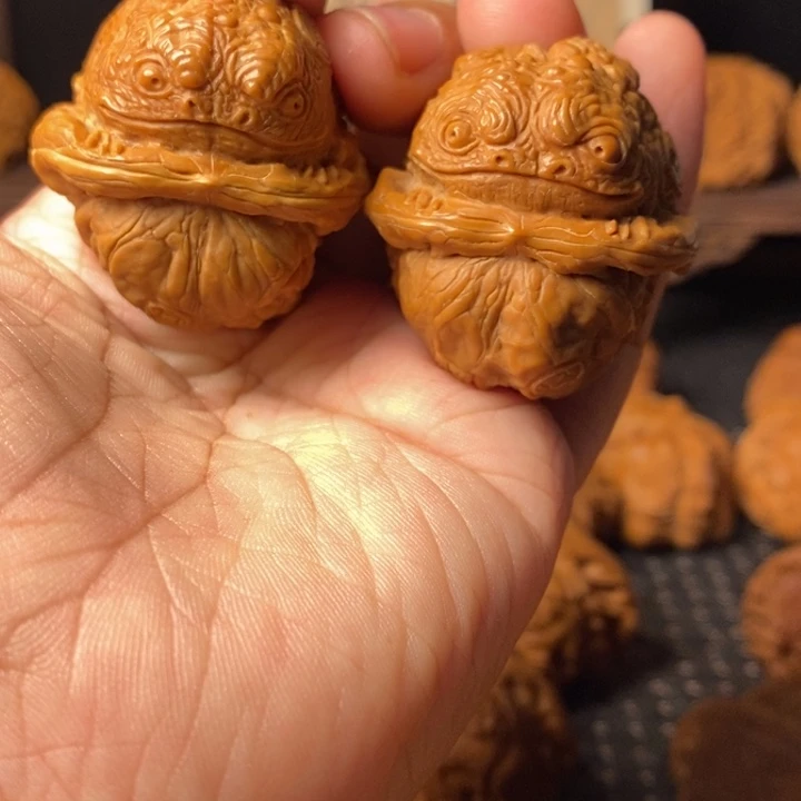 好***生把件文玩核桃金蟾