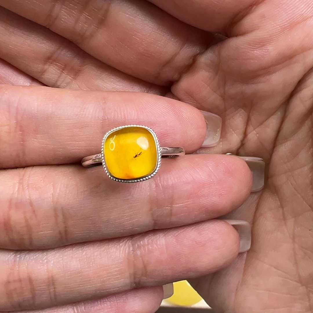 琥珀颈饰未镶嵌琥珀