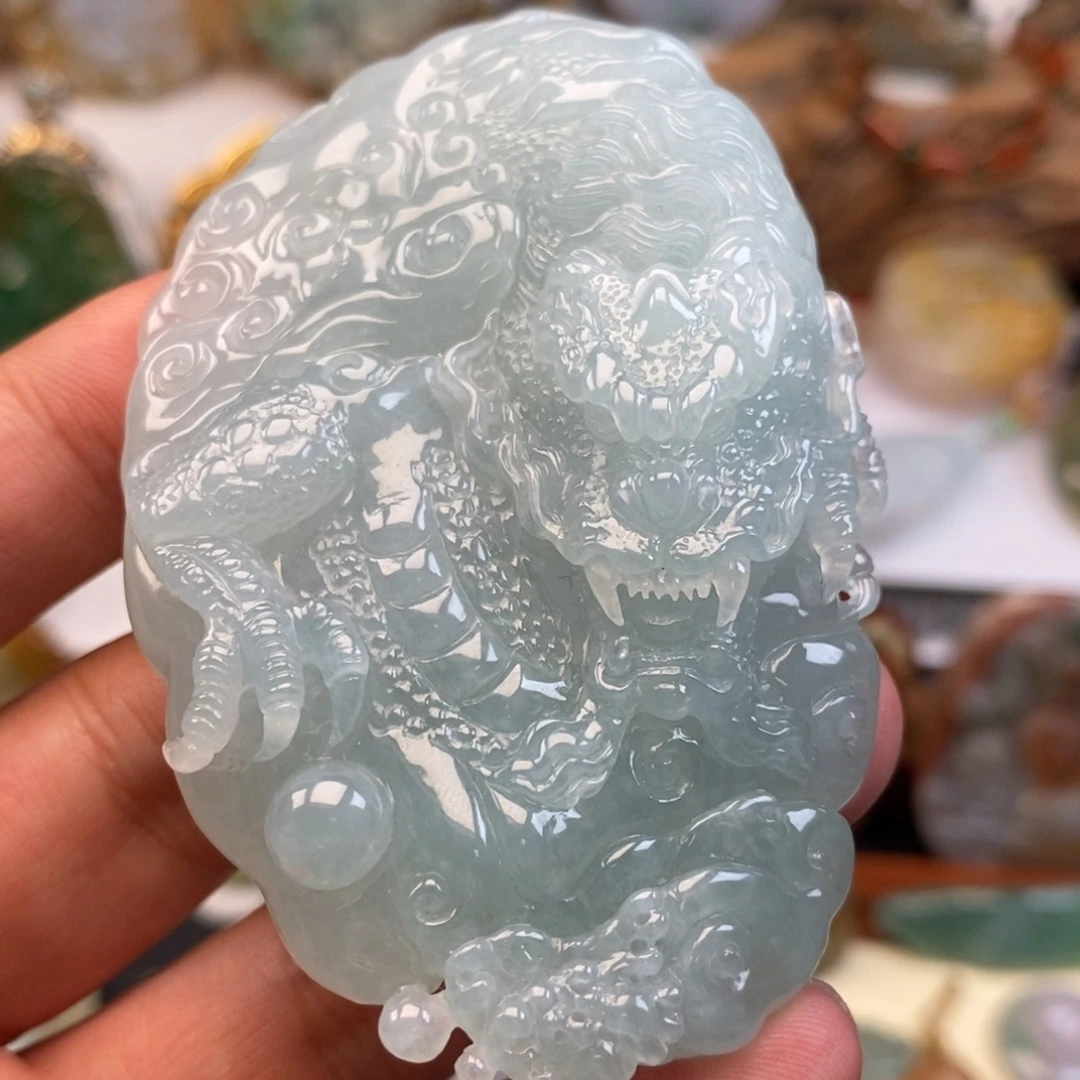 翡翠未镶嵌颈饰缅甸天然翡翠龙牌