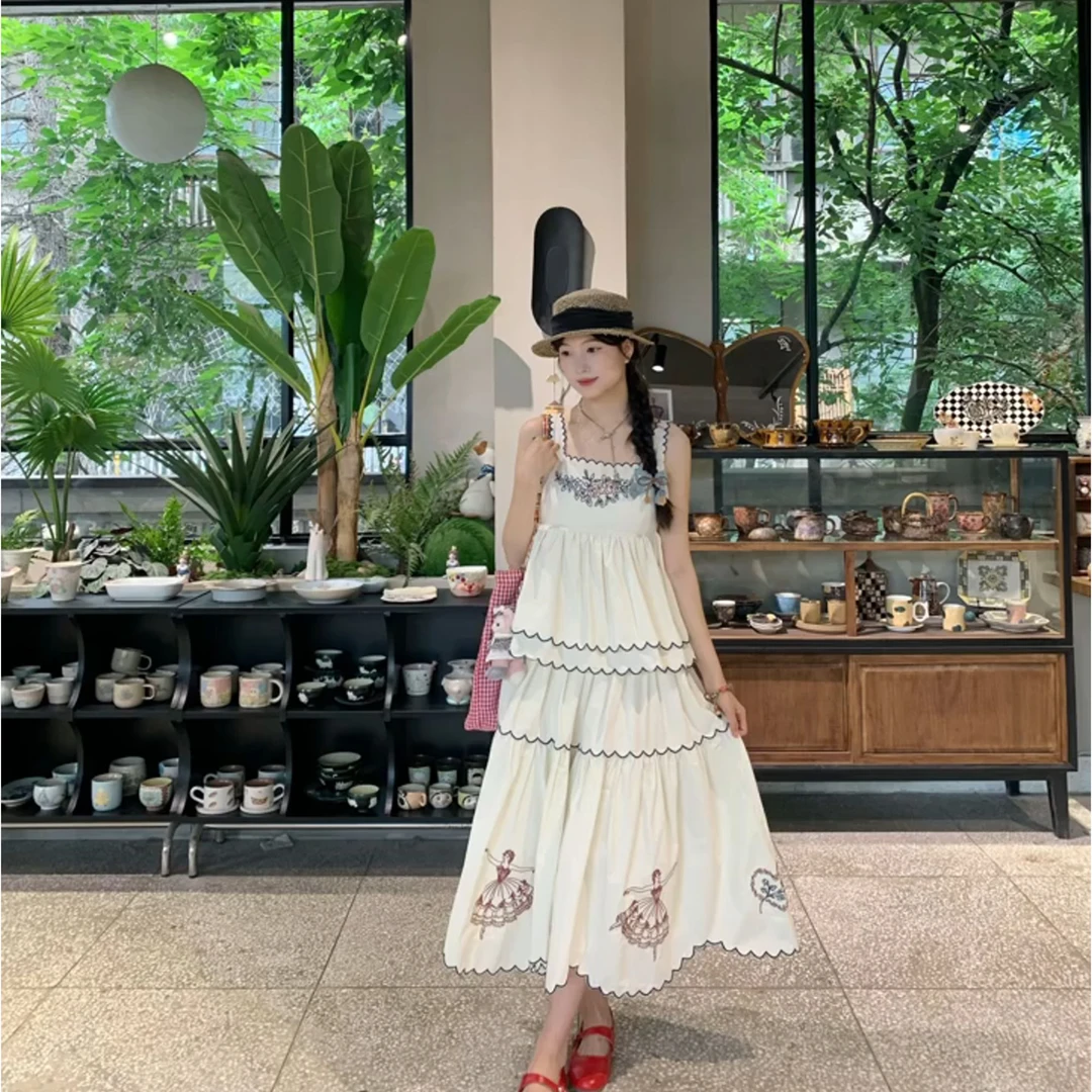 MARIE.COCO法式设计感别致刺绣花边吊带上衣女浪漫A字半身裙套装