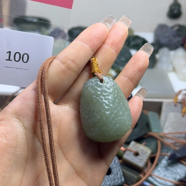 和田玉（糖玉）未镶嵌颈饰