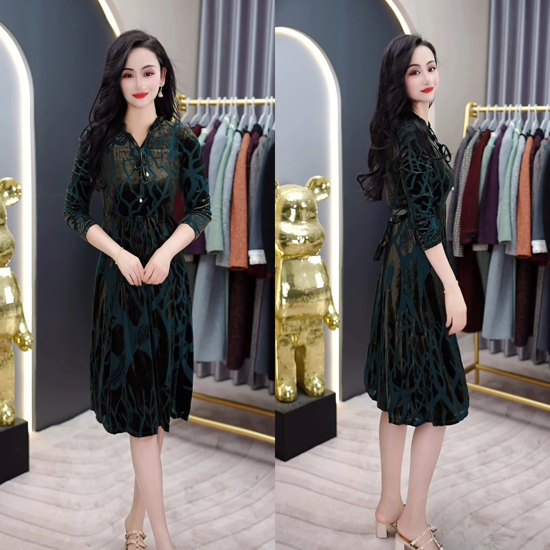 2025春季新款时尚洋气减龄时尚大方百搭绿色印花显瘦中长连衣裙