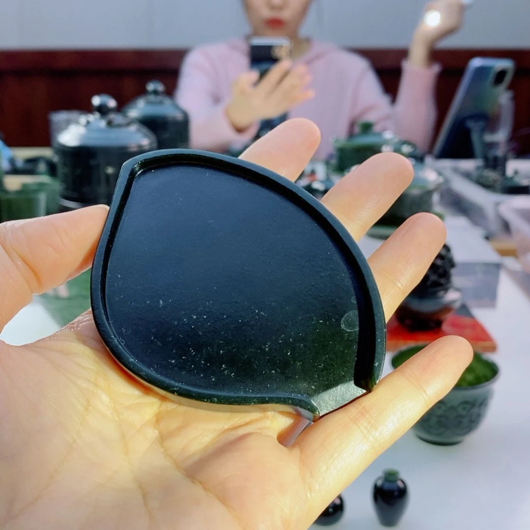 未镶嵌和田玉摆件