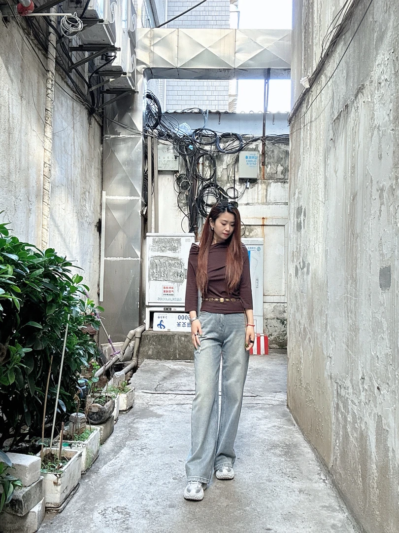 咖啡色上衣 时尚 百搭