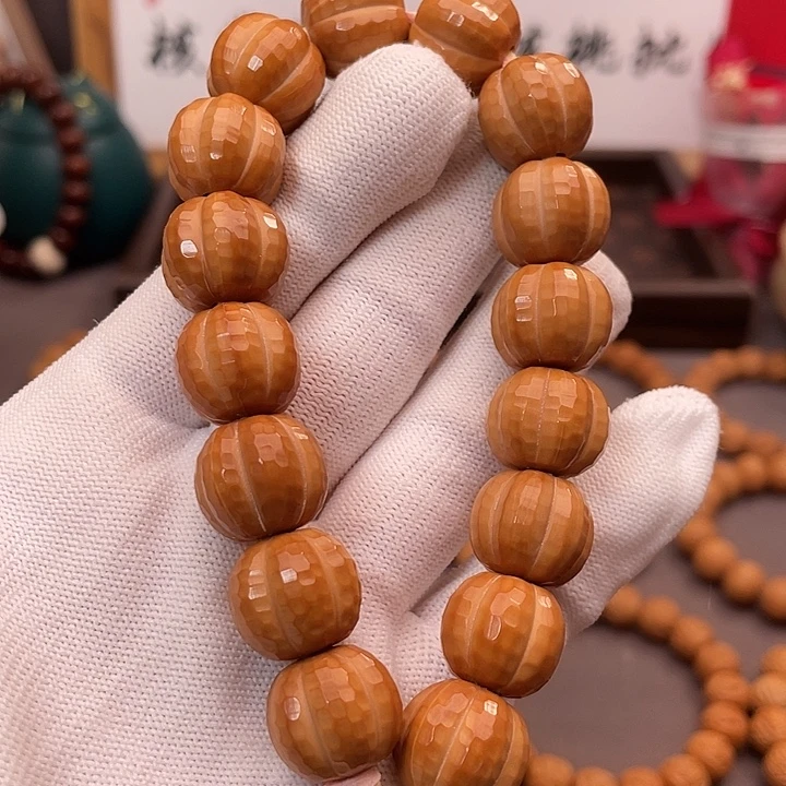 猴头核桃吊坠微微瑕聚宝盆手工钻面南瓜
