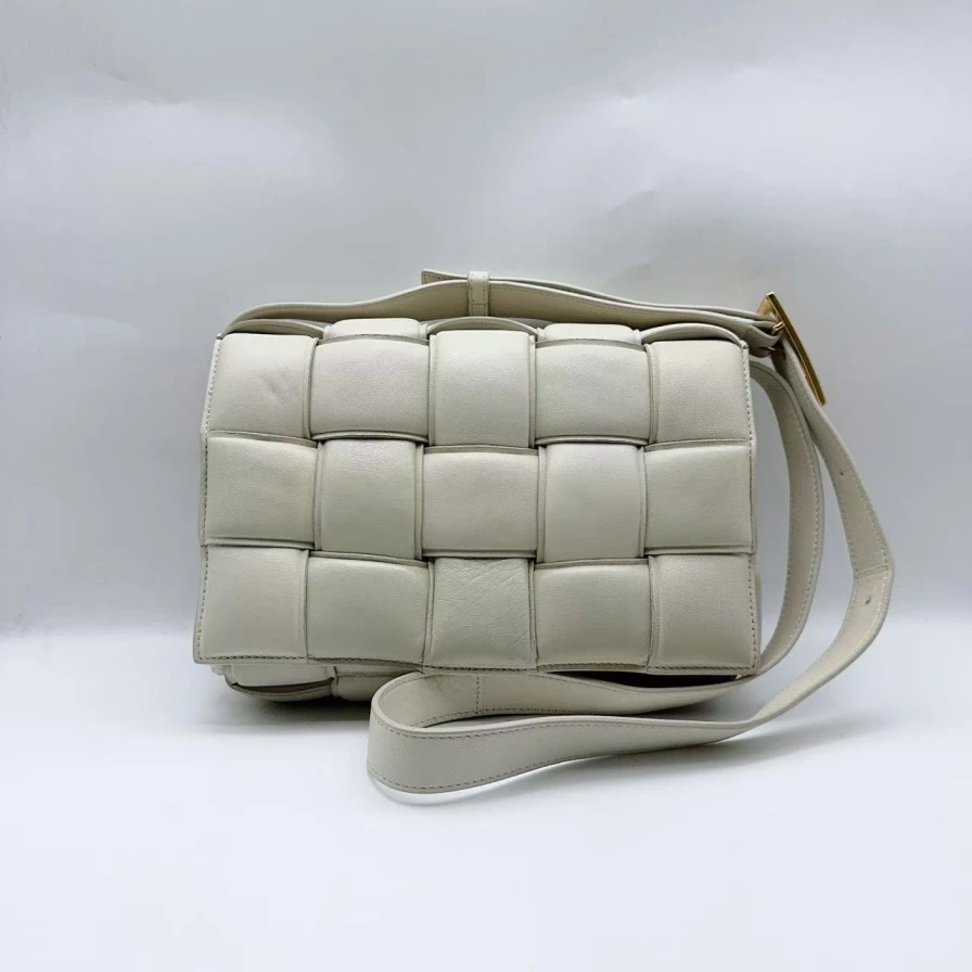 95新 BOTTEGA VENETA/葆蝶家 白色编织斜挎包 1414 4620