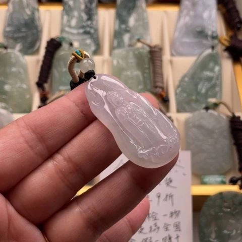颈饰未镶嵌翡翠玉