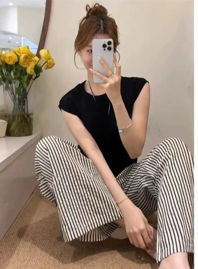 慵懒风纯色小飞袖T+复古条纹阔腿裤套装(8857)