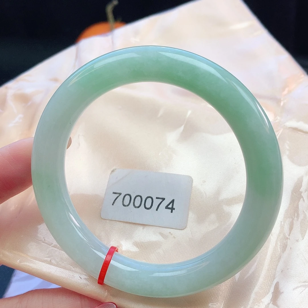 翡翠手镯未镶嵌55圆条700074