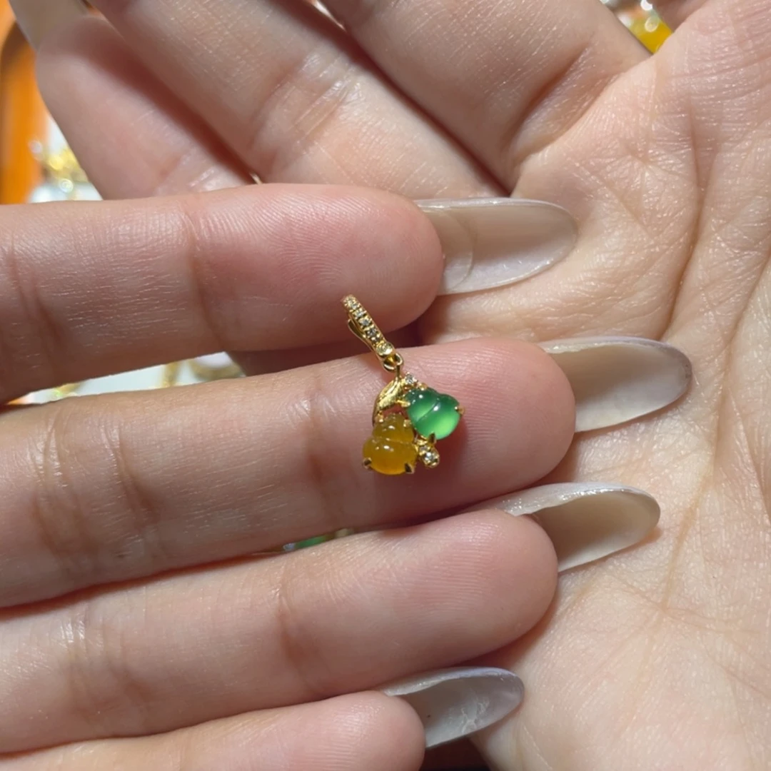 【闪购商品】颈饰18K金镶嵌翡翠
