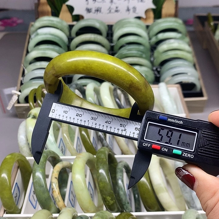 未镶嵌蛇纹石玉手镯19