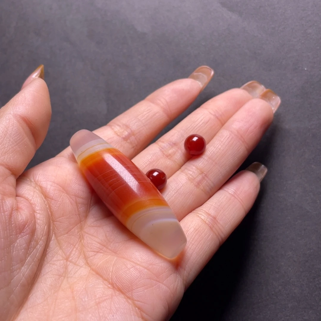 玛瑙/玉髓珠宝奇石未镶嵌夜****星拍2发手上，单拍为对珠