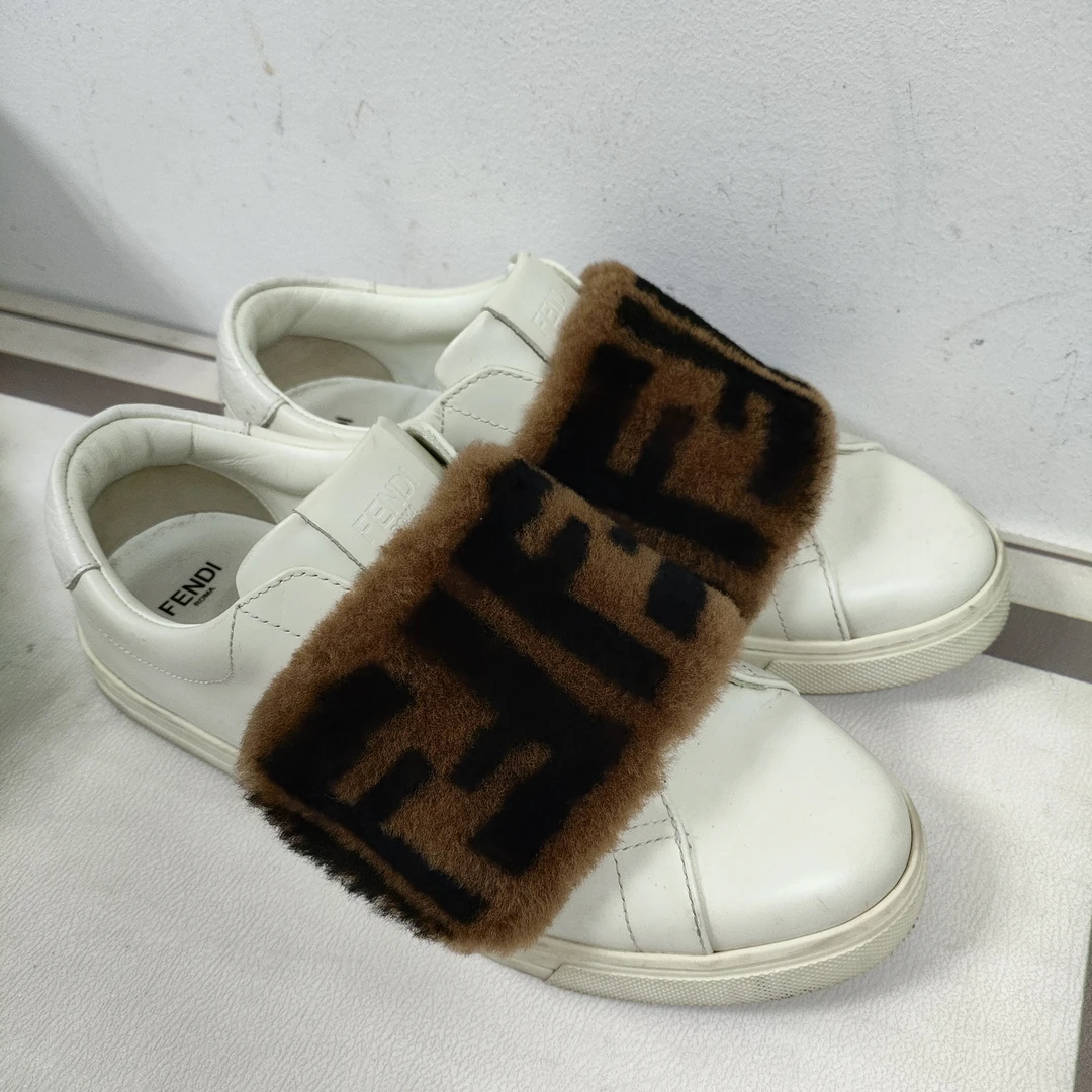 95新 FENDI/芬迪 麦殿/老花小白鞋36码/250225SCT9T02