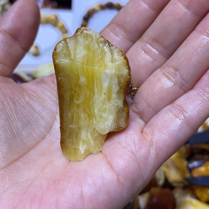 定制琥珀未镶嵌原石定制