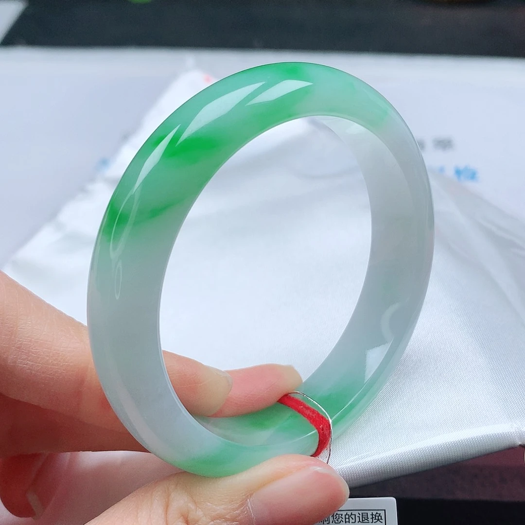 翡翠手镯未镶嵌53圈