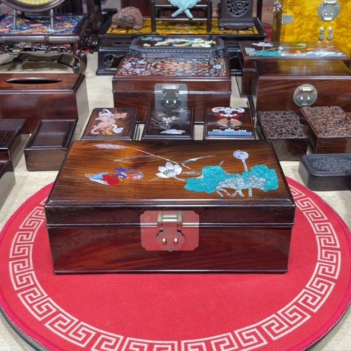 红酸枝木类成套家具