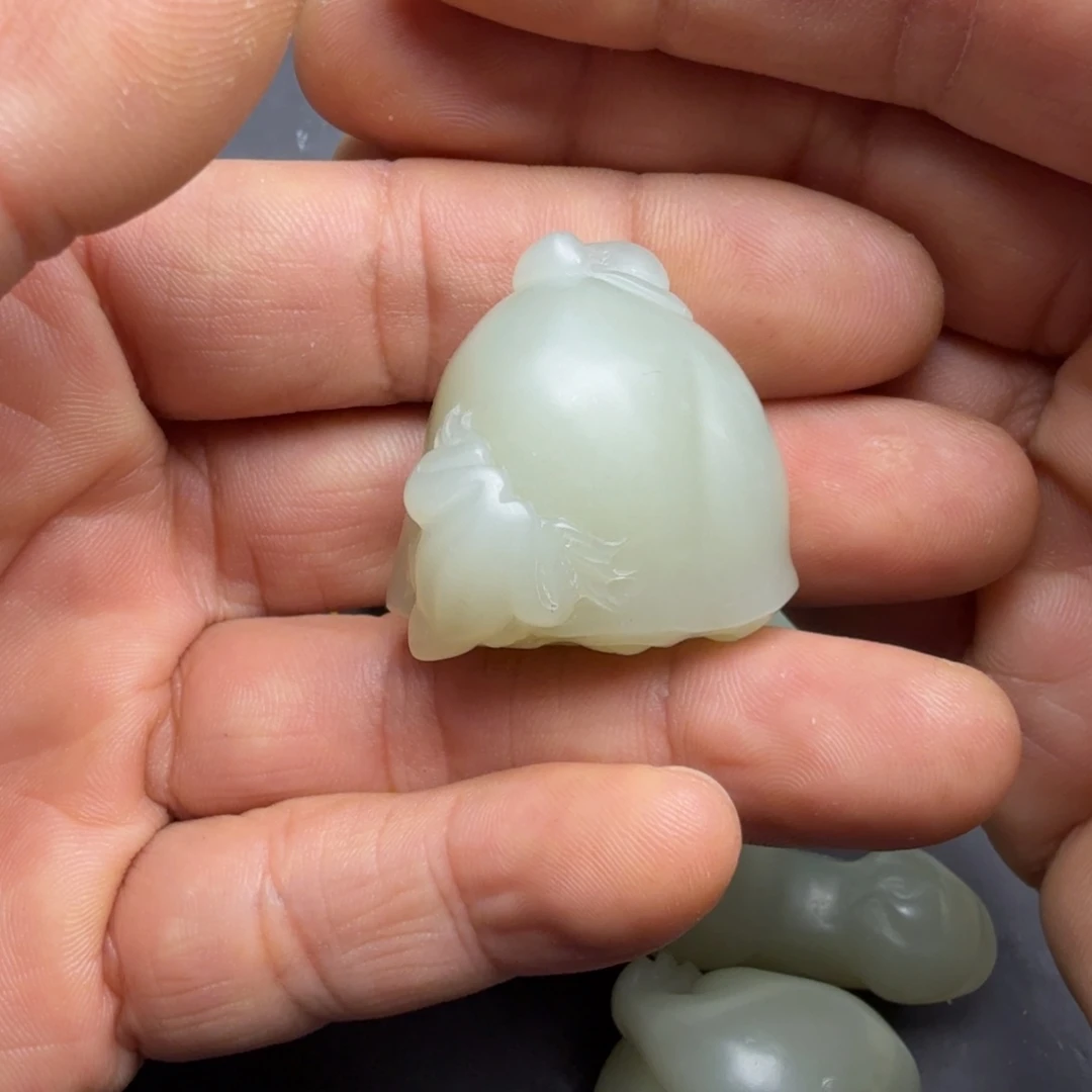 深***猫和田玉未镶嵌颈饰