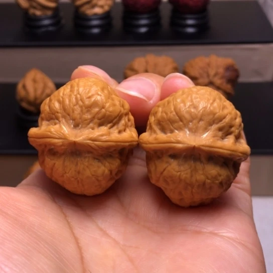 文玩核桃把件粗筋钢蛋41