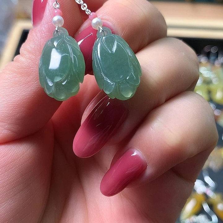 蛇纹石玉未镶嵌耳饰
