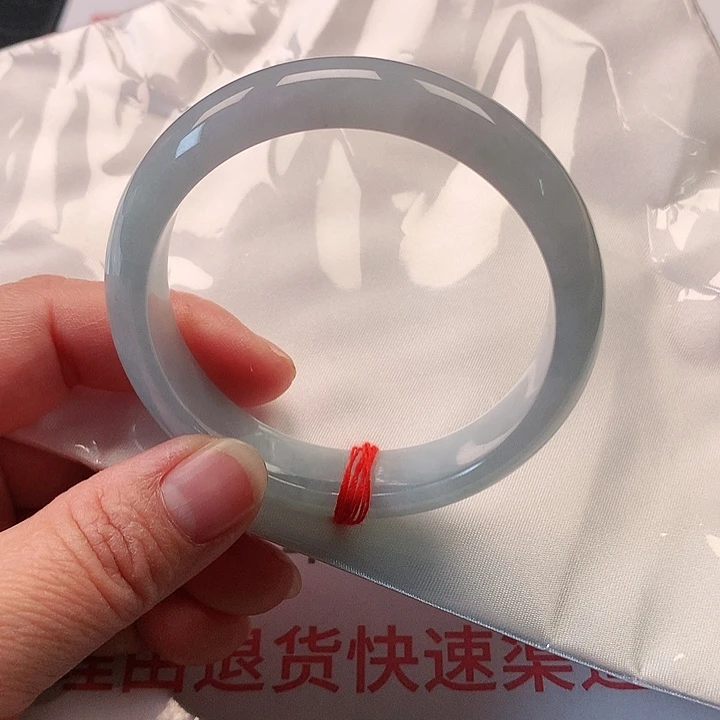 翡翠手镯未镶嵌翡翠071