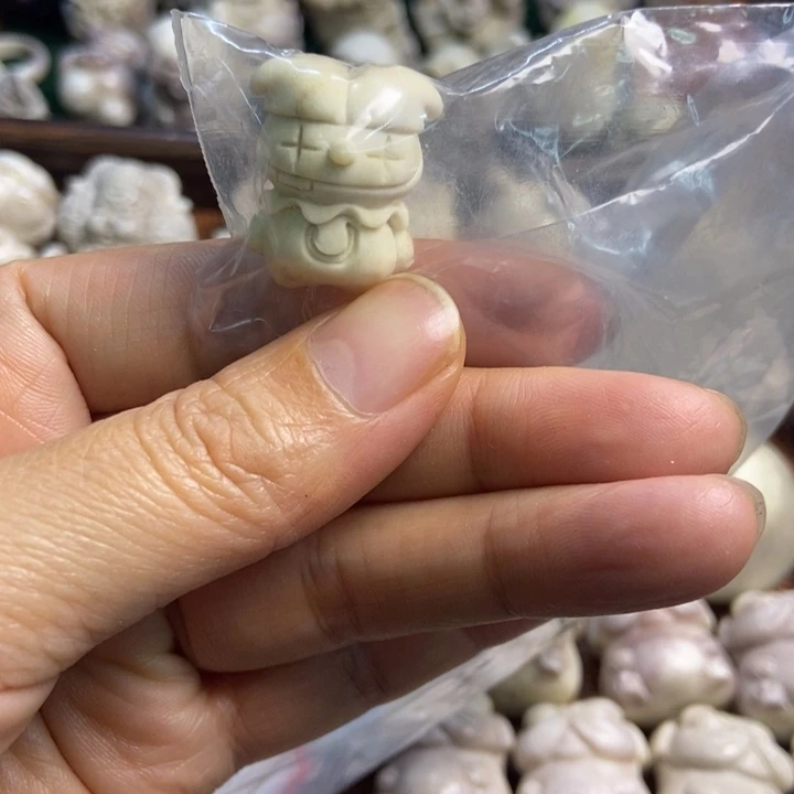 是***～配饰鹿角雕刻一个出
