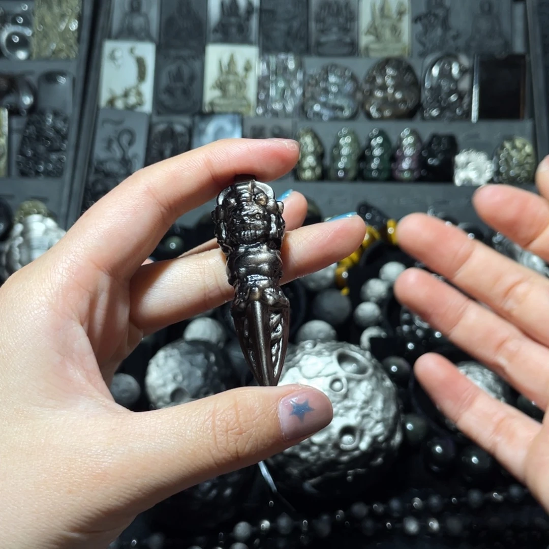 ***黑曜岩未镶嵌珠宝奇石