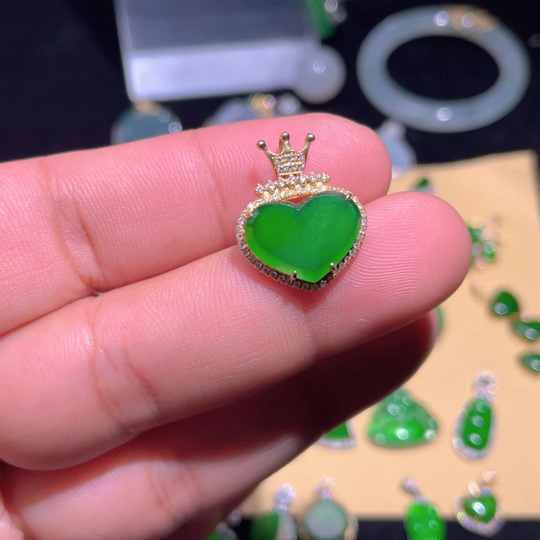 翡翠颈饰18K金镶嵌翡翠