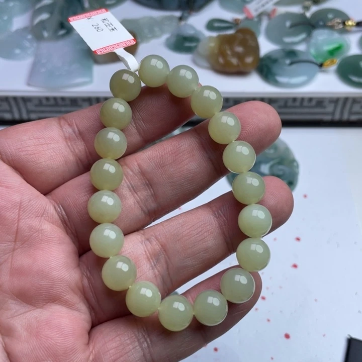 承***远和田玉未镶嵌颈饰挂件