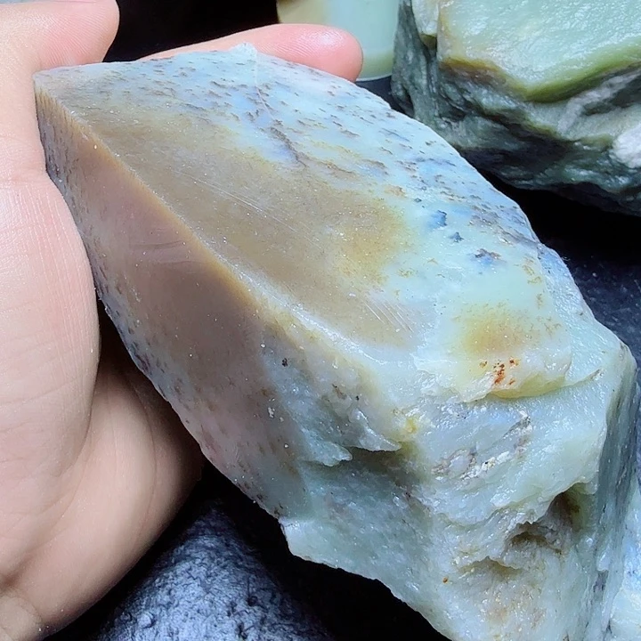 和田玉（糖玉）未镶嵌珠宝奇石