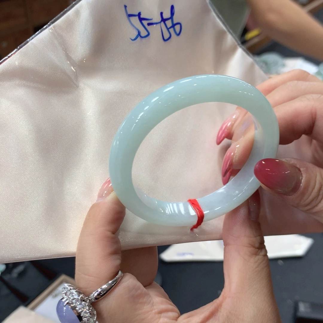 翡翠未镶嵌手镯48小时鉴赏