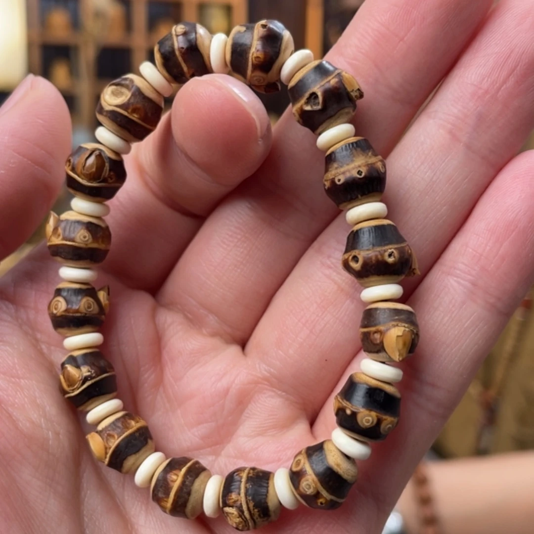 ****呀木方颜竹木艺术手串