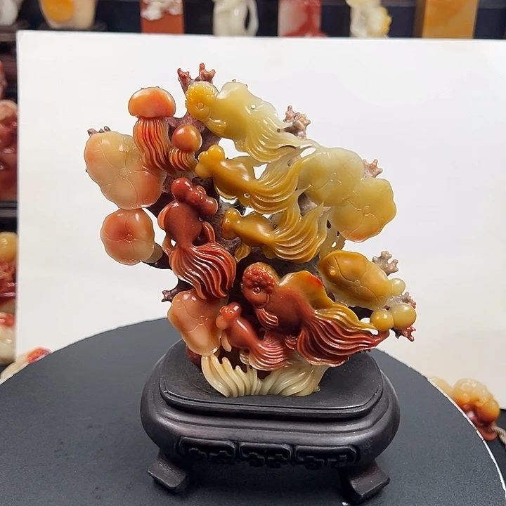 寿山石三彩老性芙蓉石