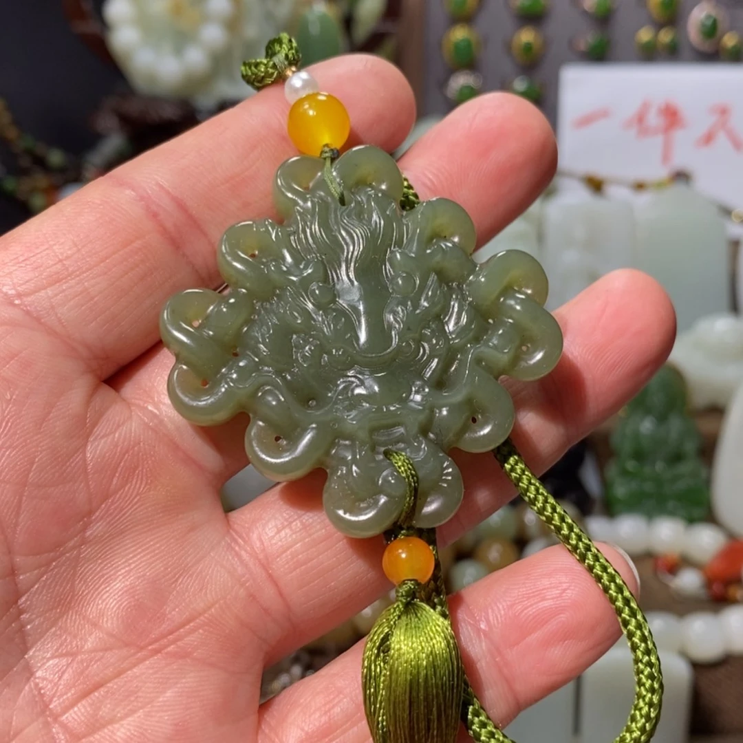 【闪购商品】和田玉吊坠(赠链)未镶嵌
