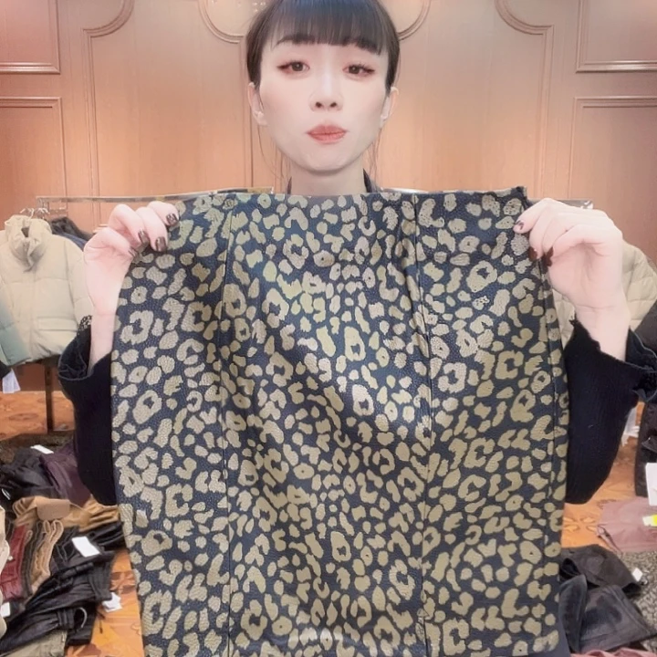 100……110斤皮短裙