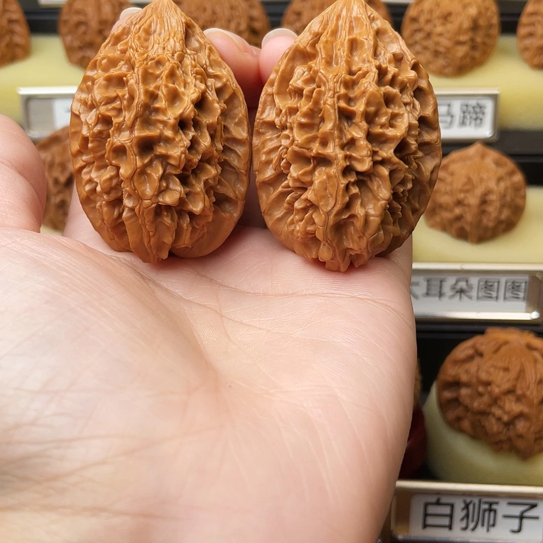 文玩核桃吊坠招财鼠38尺549