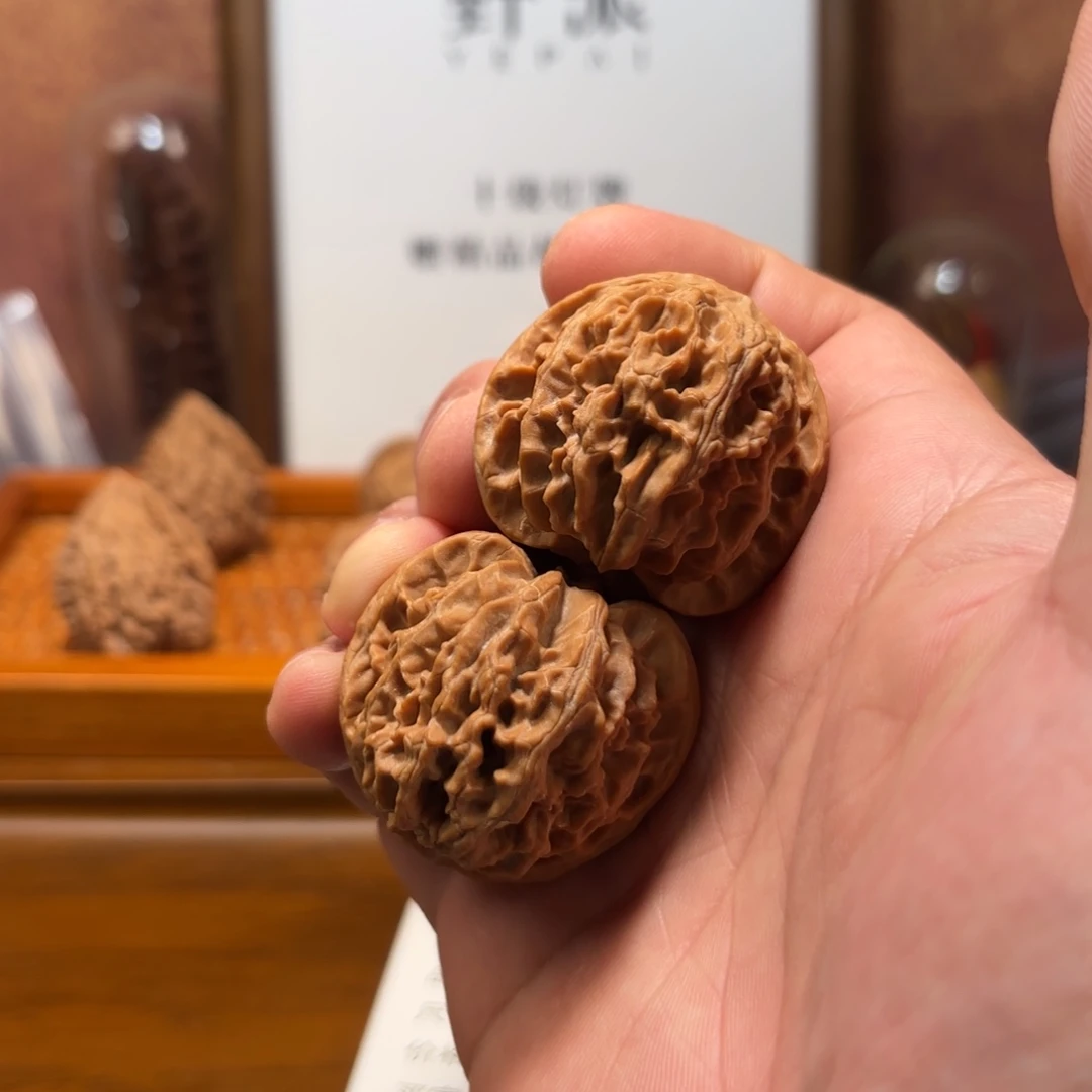 文玩核桃吊坠苹果园Q5885