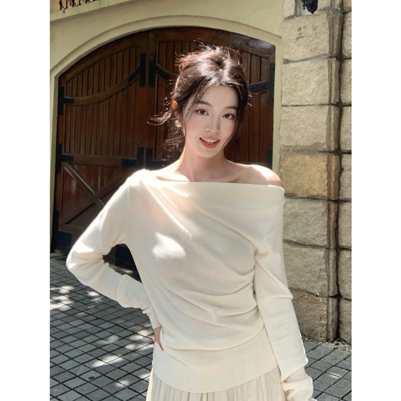 白色小露香肩一字领设计感女春秋荡领显瘦复古T恤斜切领长袖上衣