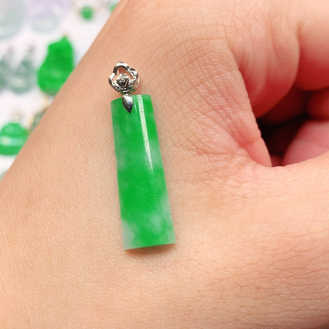 吊坠(不含链)18K金镶嵌翡翠