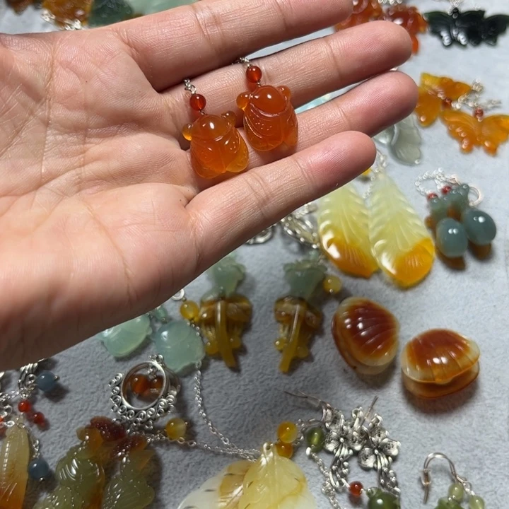 蛇纹石玉合金耳饰