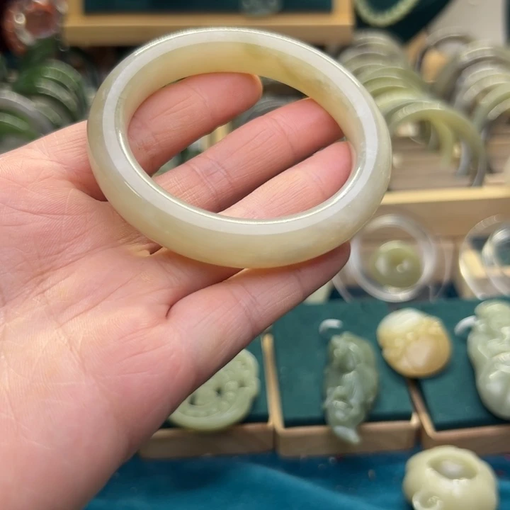 和田玉手镯未镶嵌56.4圈围C0007