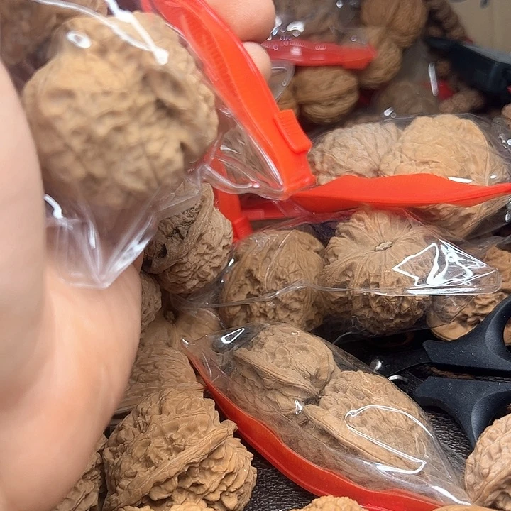 ****辰桃核吊坠南瓜饼核桃