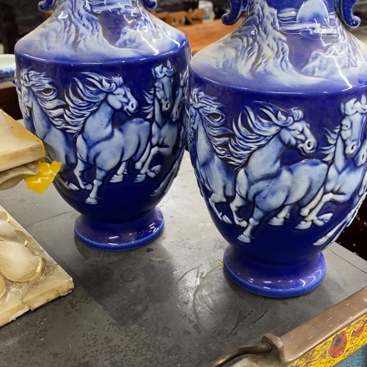 陶八骏雄风手工雕刻