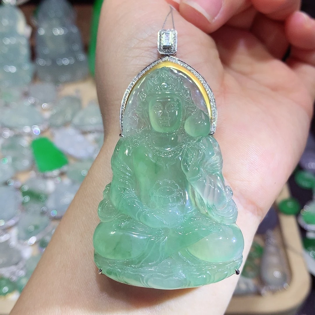 翡翠18K金镶嵌颈饰度母