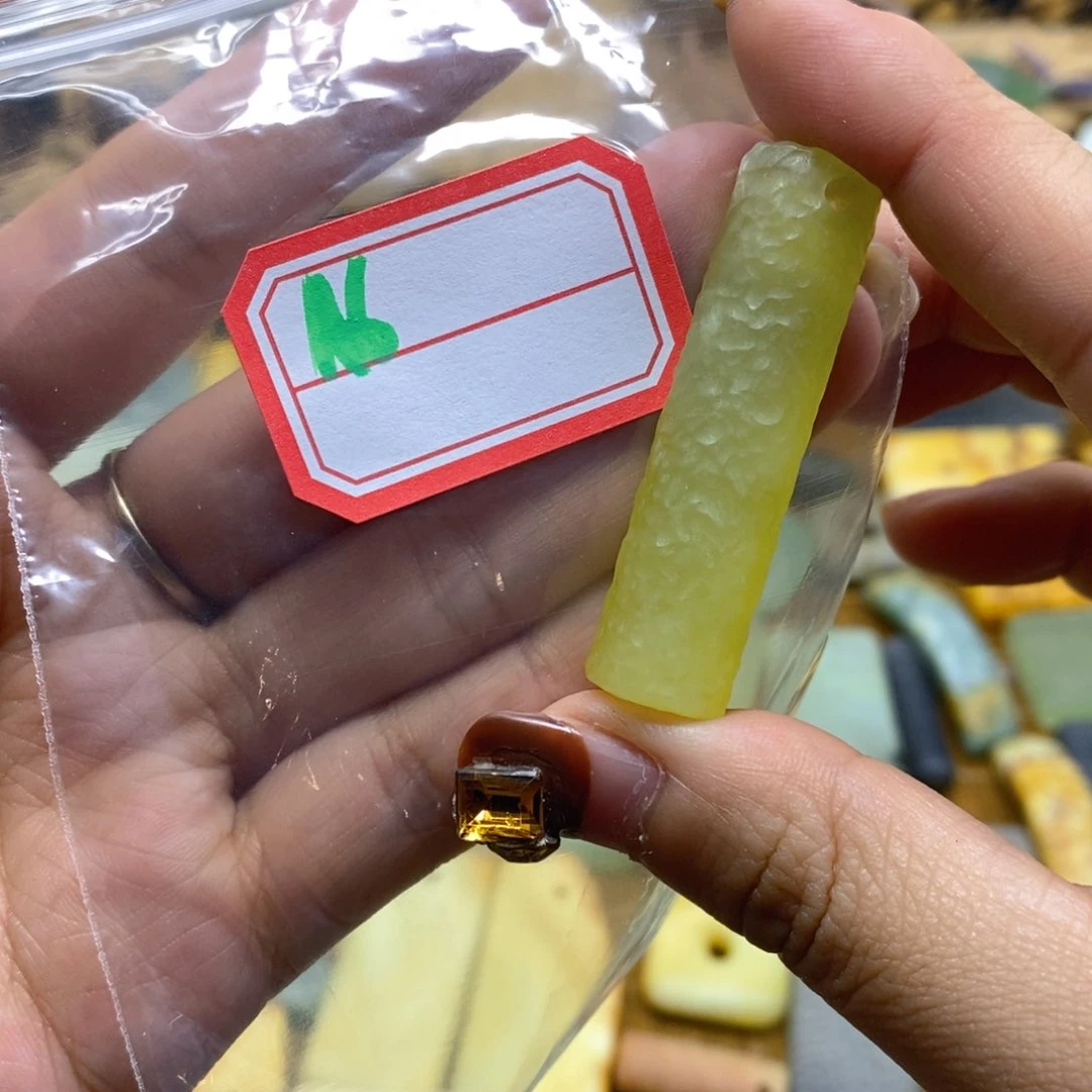 蛇纹石玉挂件未镶嵌?****折