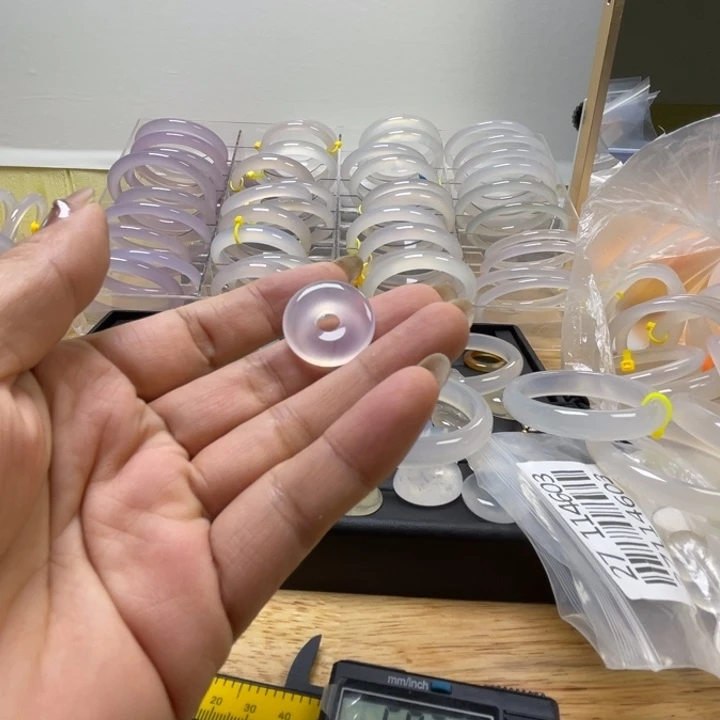 玛瑙/玉髓手镯未镶嵌红*糕